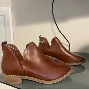 Brown faux leather Chelsea booties